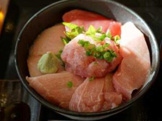 まぐろ Wū Míng Shén Wán