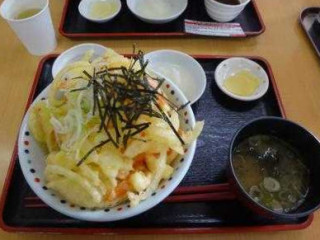 Shān Jīn パーキングエリア フードコート