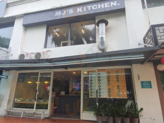 Mj's Kitchen