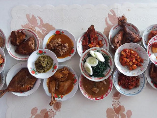 Rumah Makan Sepakat