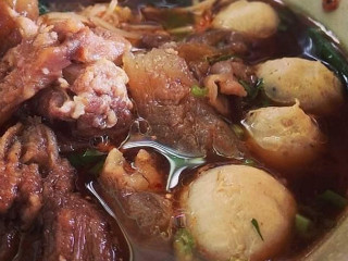 ร้านป้าณีก๋วยเตี๋ยวตามสั่ง