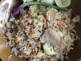 ร้านคุณตุ้ม