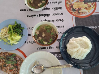 น๋มเส้นน้ำย้อยbyอินดี้