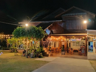 บ้านสวนดอกไม้ Baan Suan Dokmai