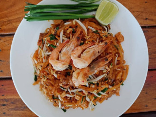 ผัดไทยไทเลย