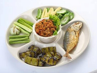 ร้านกระเทียมพริกไทยดำบาย มาลีฮวนน่า สาขาไร่หุบกะพงรีสอทร์ สปา