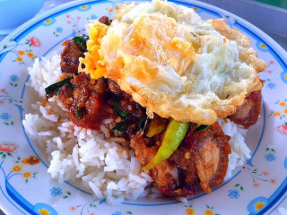 ร้าน 4 ป อาหารตามสั่ง