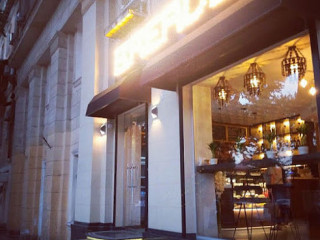Breadly Bakery