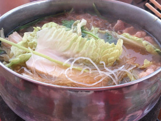 ลาบร้อยเอ็ดจิ้มจุ่ม พระราม 5 สาขา 3)
