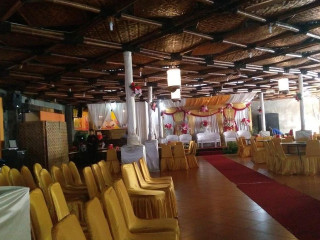 Candi Resto